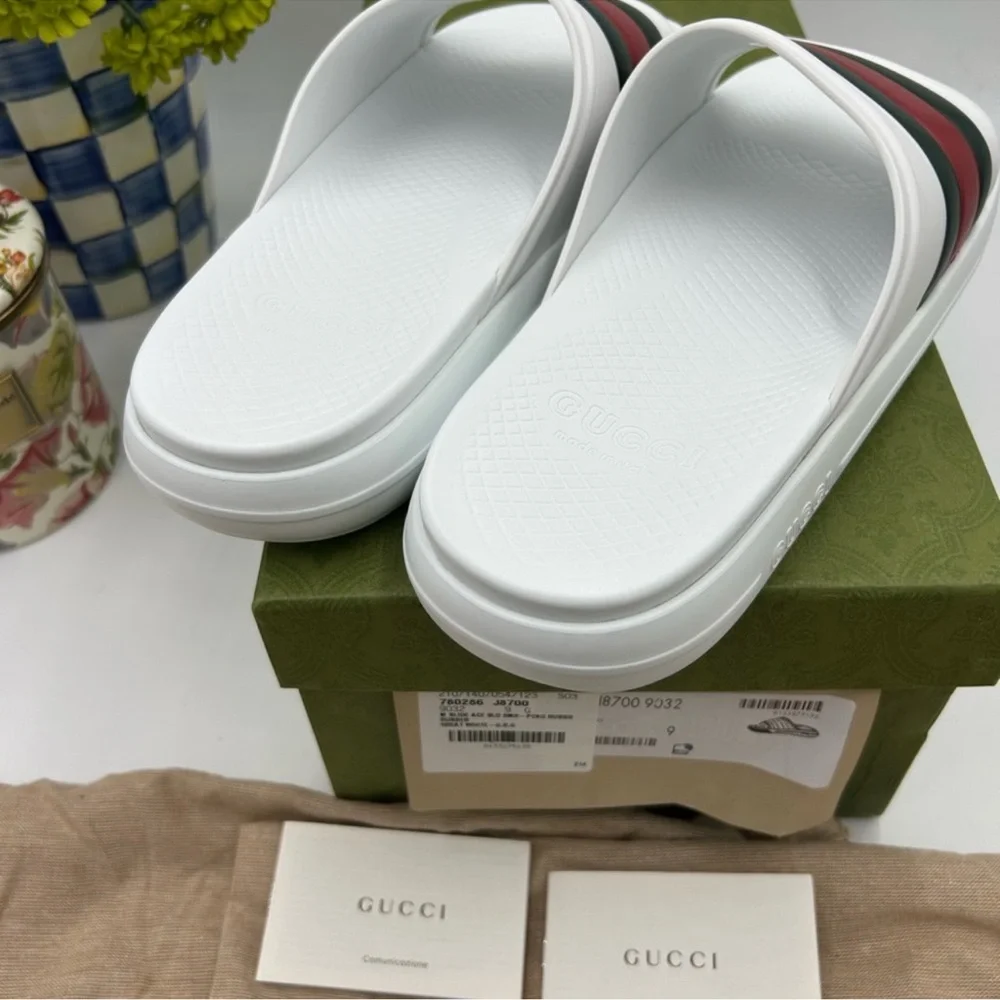 Men’s Gucci, Ace Web, striped rubber pool slide size 9 made in Italy.